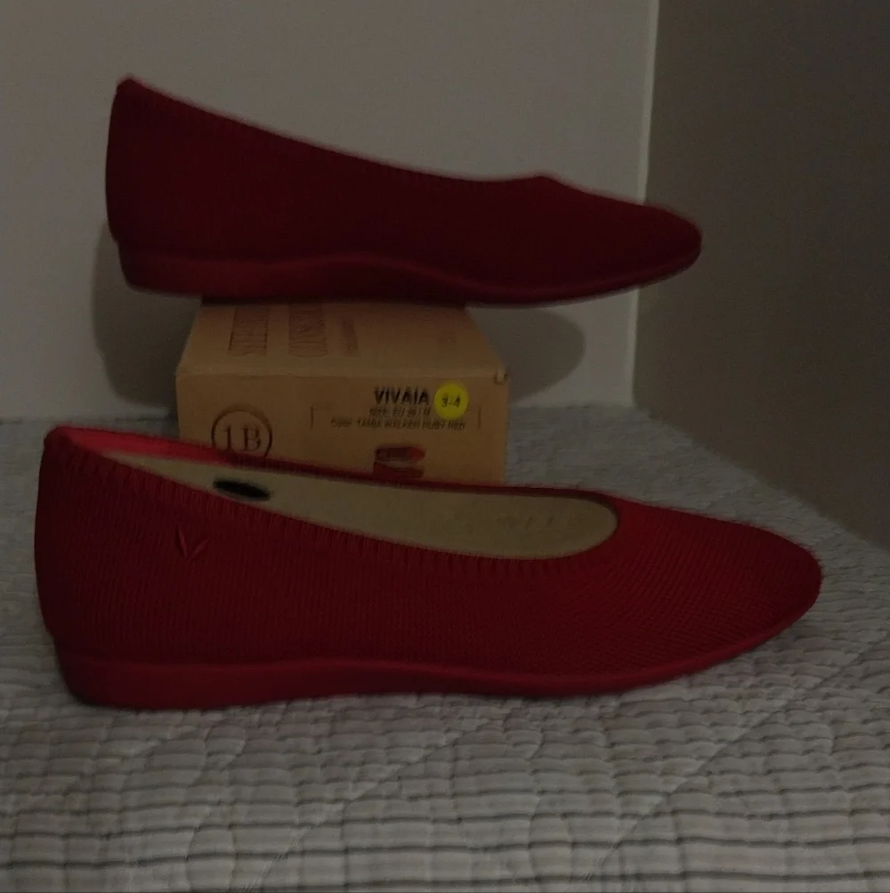 Stylish Red Women's Flats - Picture 4 of 6
